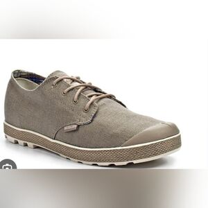 PALLADIUM BEIGE SNEAKER SIZE 9 US